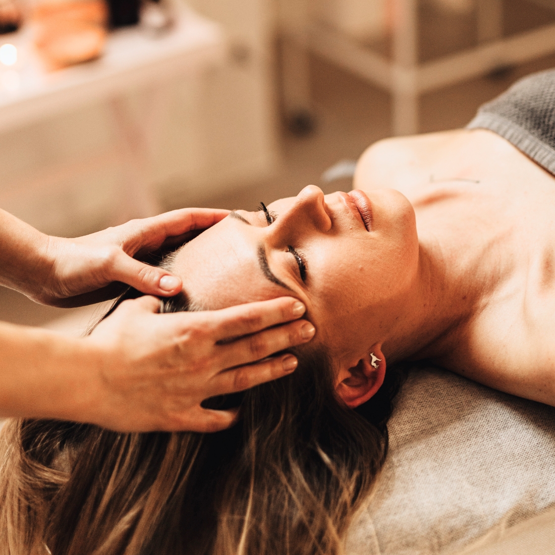 Massage visage anti-âge skincare Reims